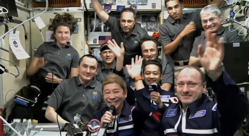  Estoy Realmente Feliz El Multimillonario Japon s Yusaku Maezawa 